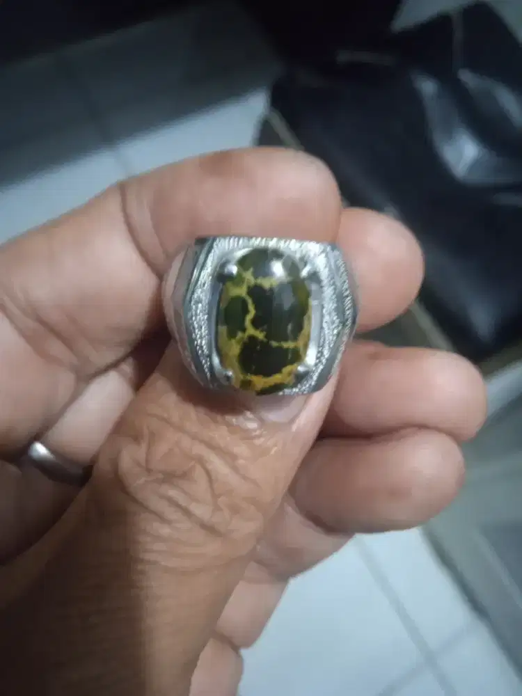 Pirus persi urat emas