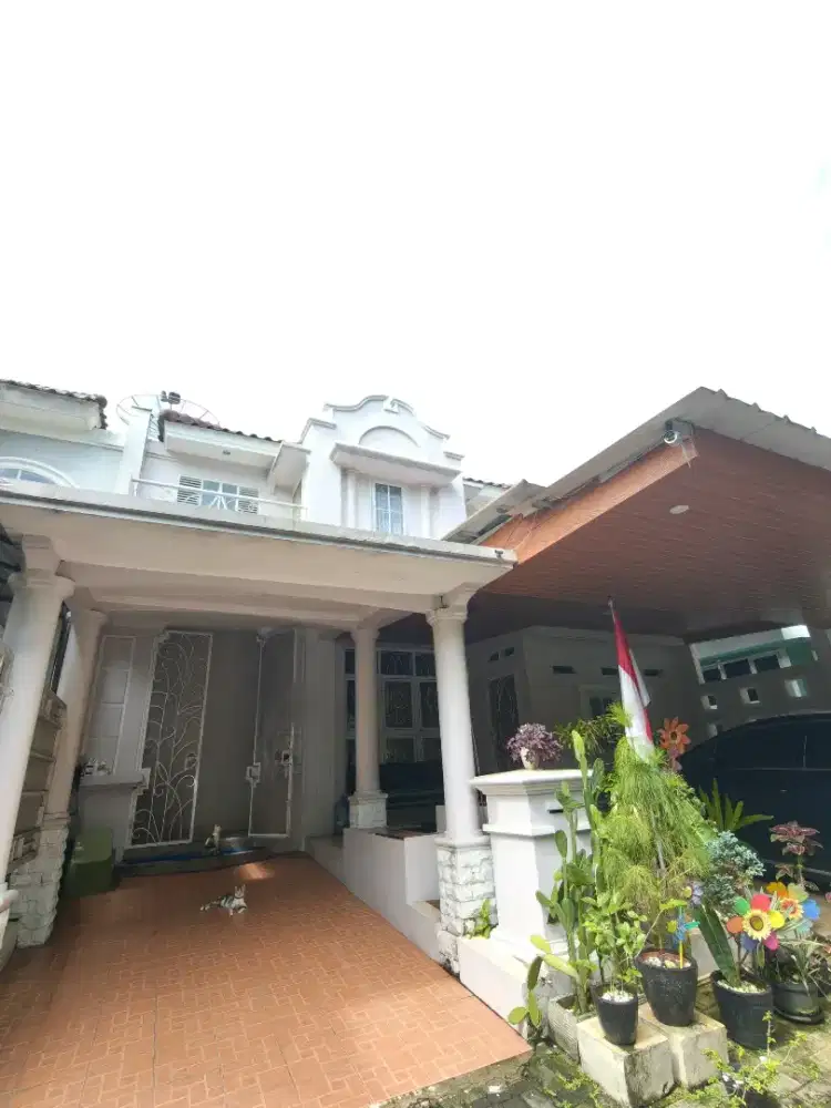 Jual cepat rumah cantik cluster favorite. Legenda Wisata Cibubur.