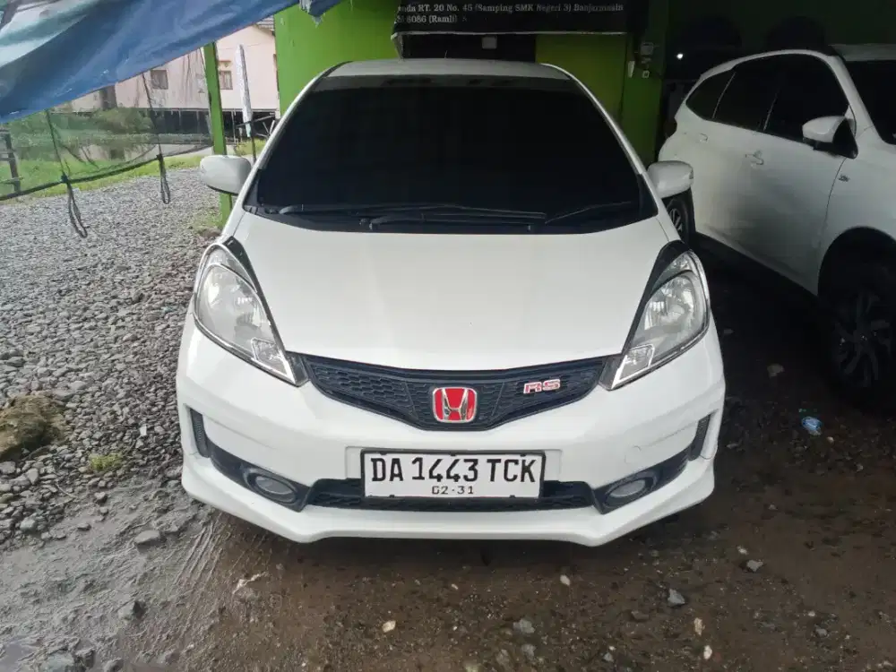 Honda Jazz RS Metic Tahun 2011.