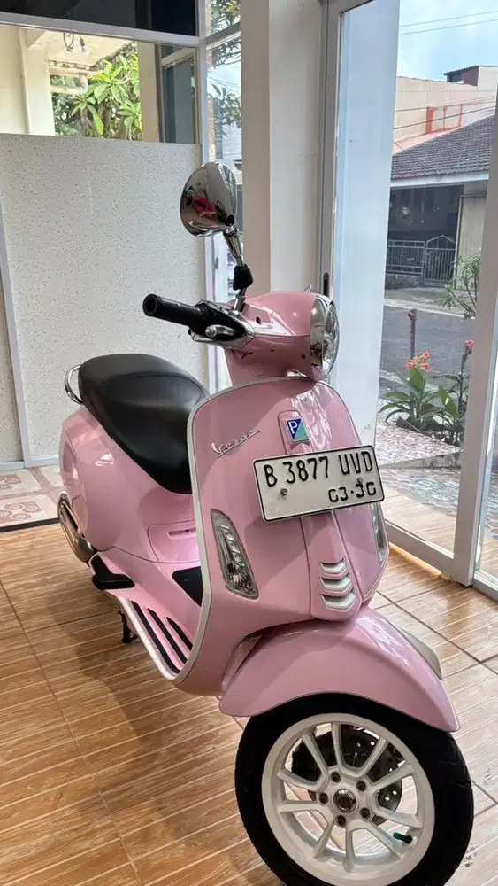 Vespa Primavera i-GET 150 ABS warna pink (rare & unik)