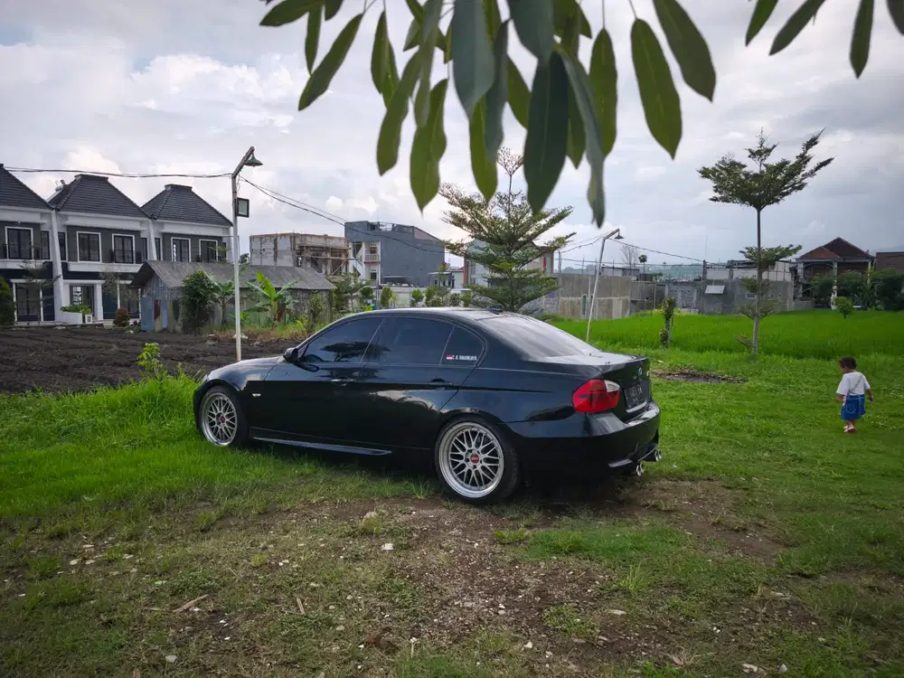 BMW 320i 2006 Bensin