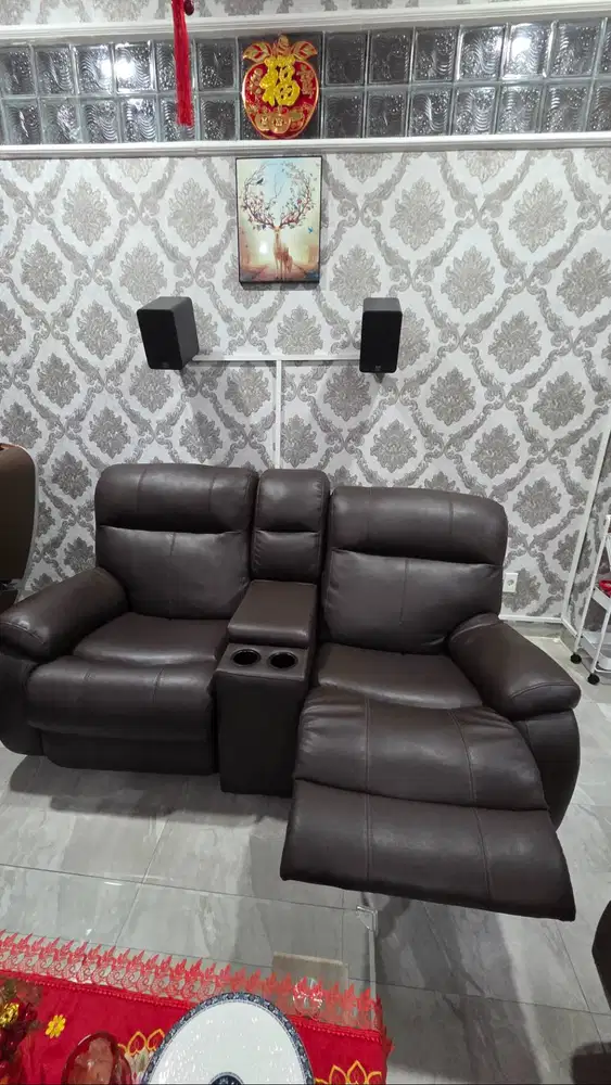 Dijual sofa dengan senderan kaki manual merk top modis
