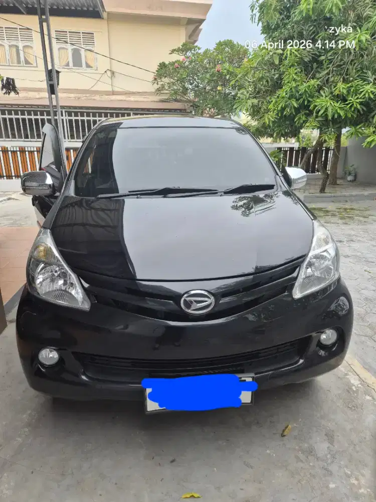 Mobil xenia type x tahun 2015