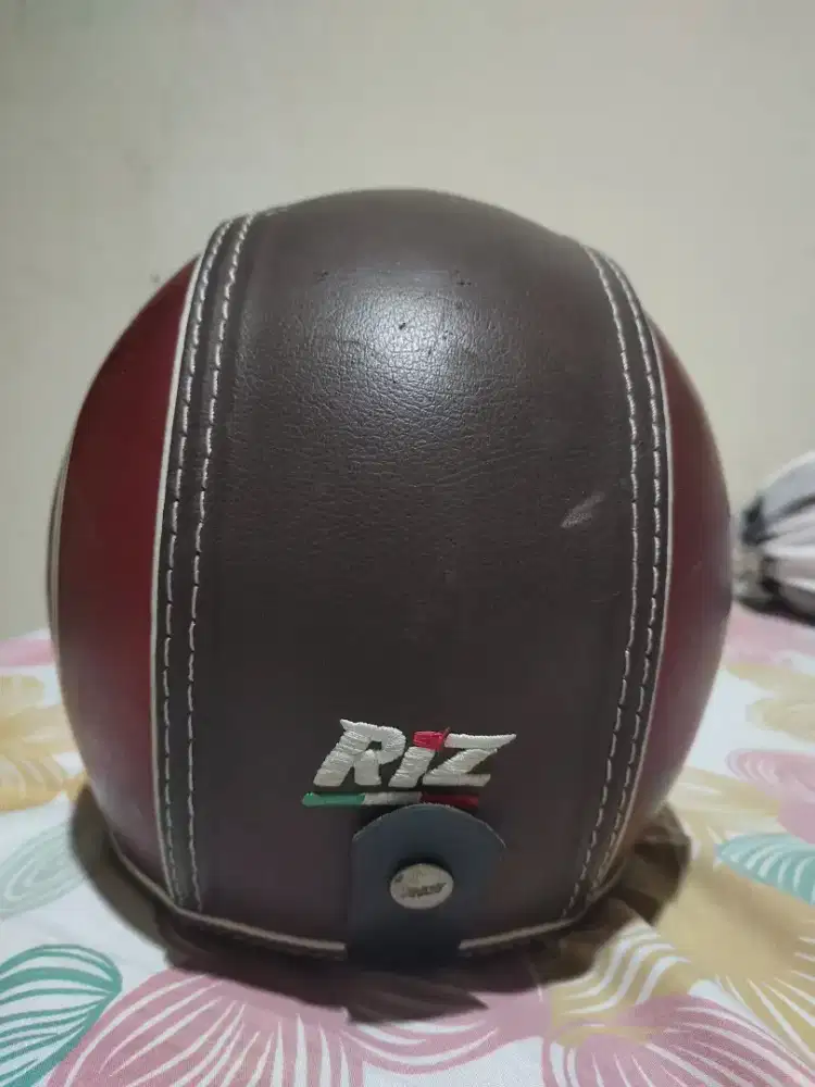 Helm Retro Merah Motif Vespa – Masih Layak Pakai