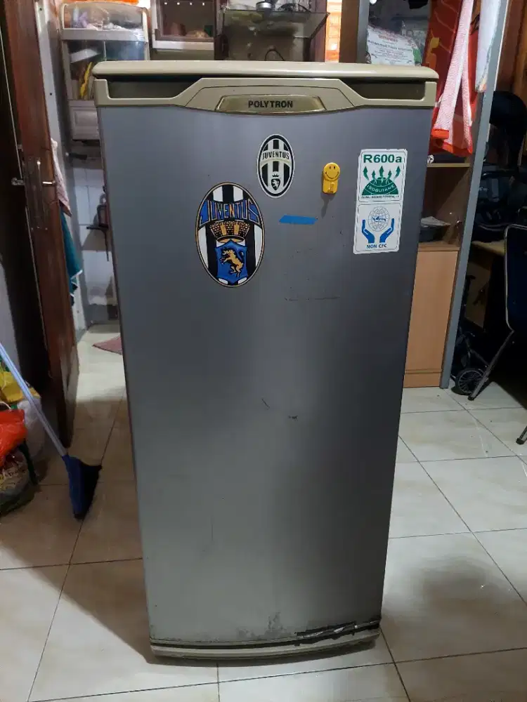 Kulkas Polytron Type PR 168