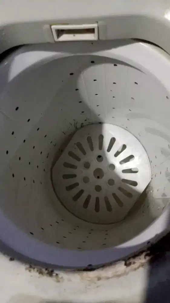 mesin cuci 2 tabung merek Daimitsu