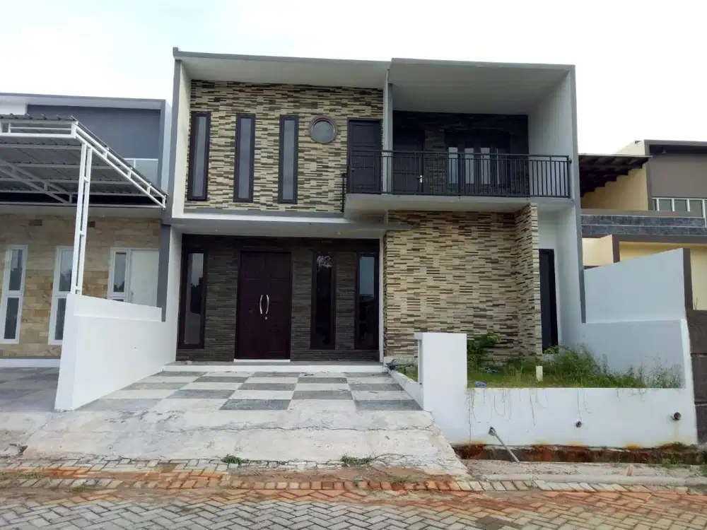 Rumah Di Jual tengah kota, bebas banjir, dekat dengan Transmart