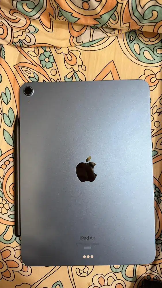 IPAD AIR GEN 5 WIFI 256GB BLUE – FULLSET BONUS LENGKAP