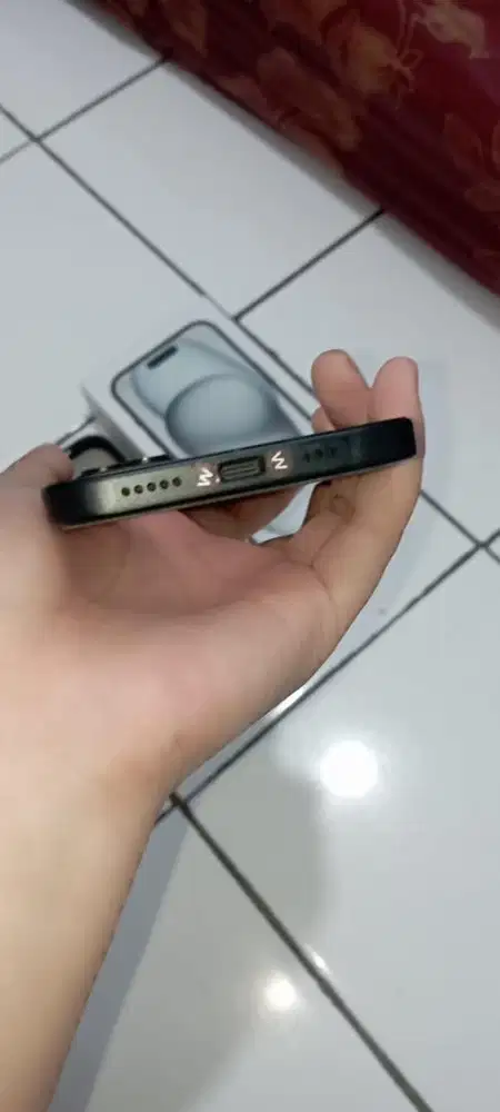 IPHONE 15 basic 128 GB Bekas