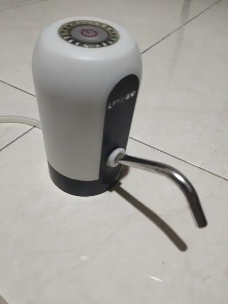 Pompa galon elektrik kondisi masih berfungsi dengan baik.