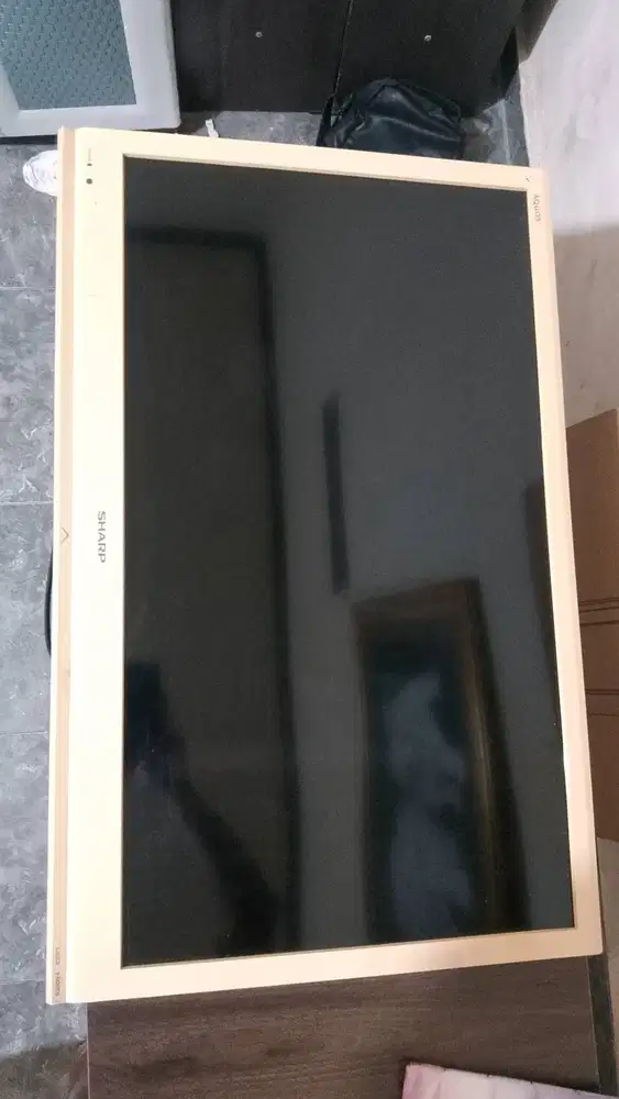 Di jual santai TV Sharp Aquos