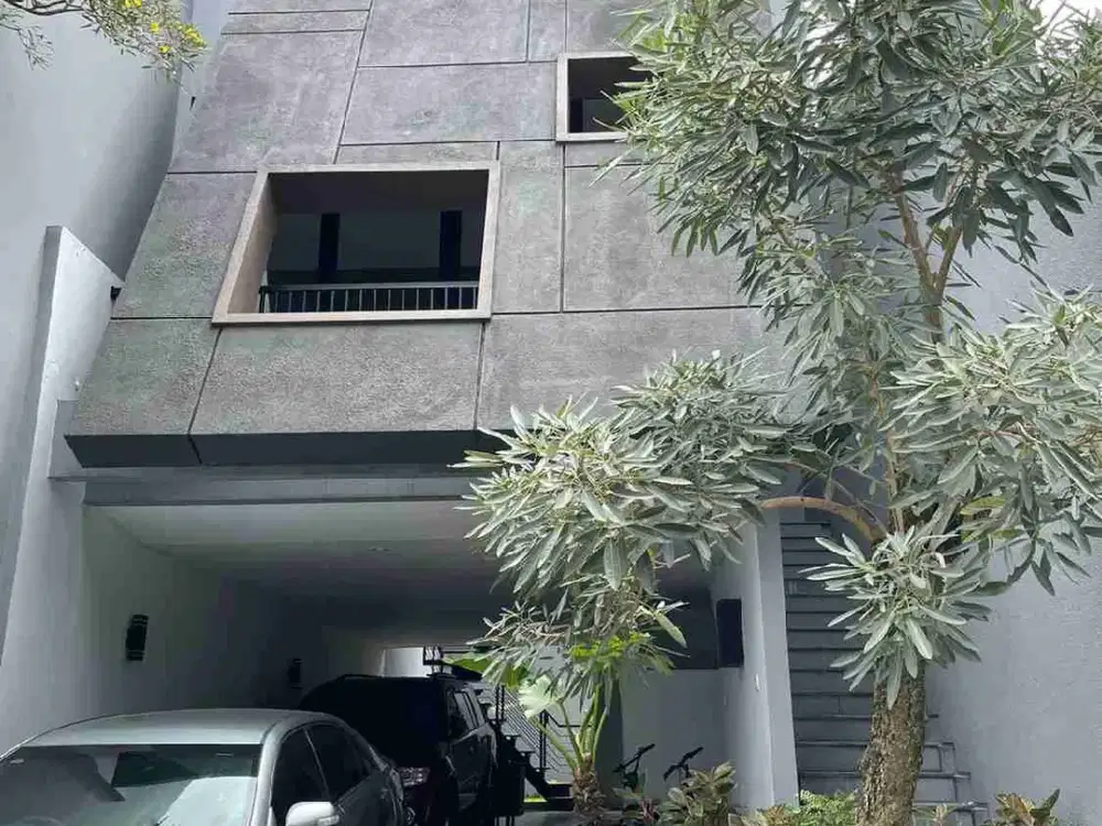 Rumah Siap Huni 3 lantai The Upperhouse Residence
