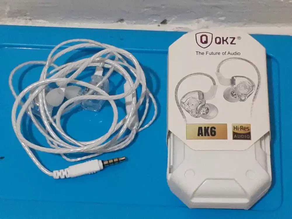 QKZ AK6 in ear monitor (IEM)