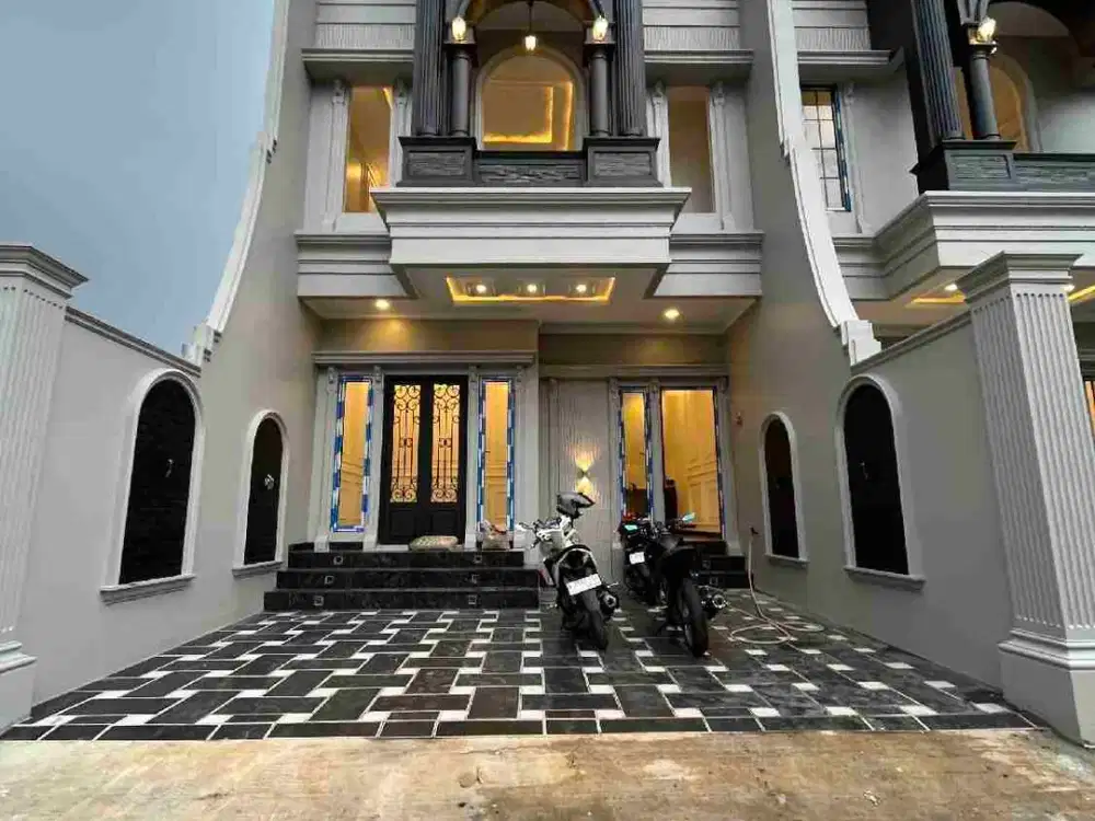 Rumah Mewah Dan Cantik Design Klasik Di Belakang Kampus JGU Grand Depok City