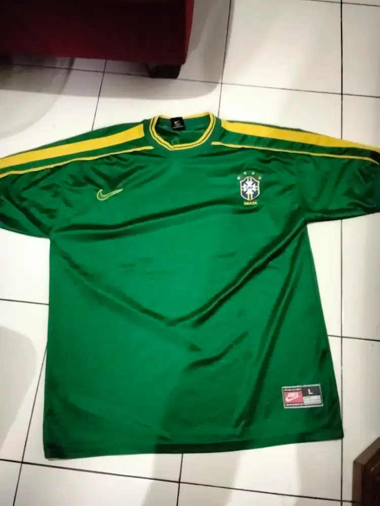 Jersey Timnas Brazil Ukuran L