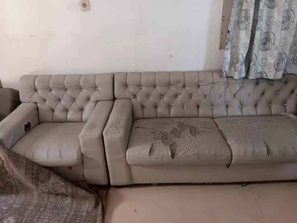Sofa ruang tamu