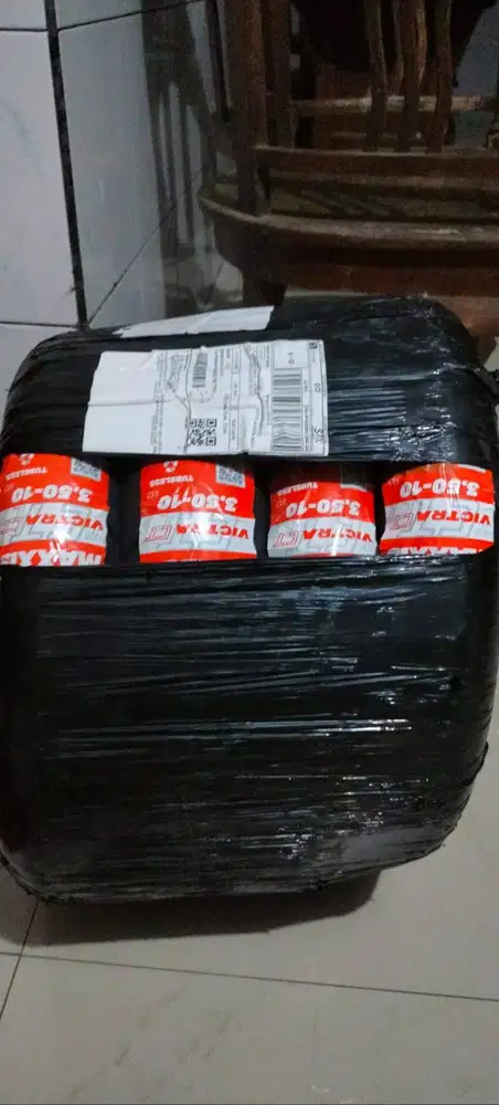 Ban vespa maxxis R10 depan belakang kondisi baru