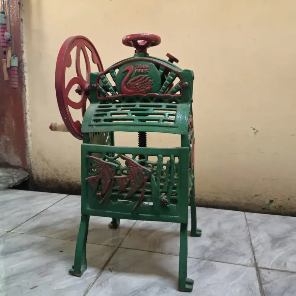 Alat serut es putar bahan BESI