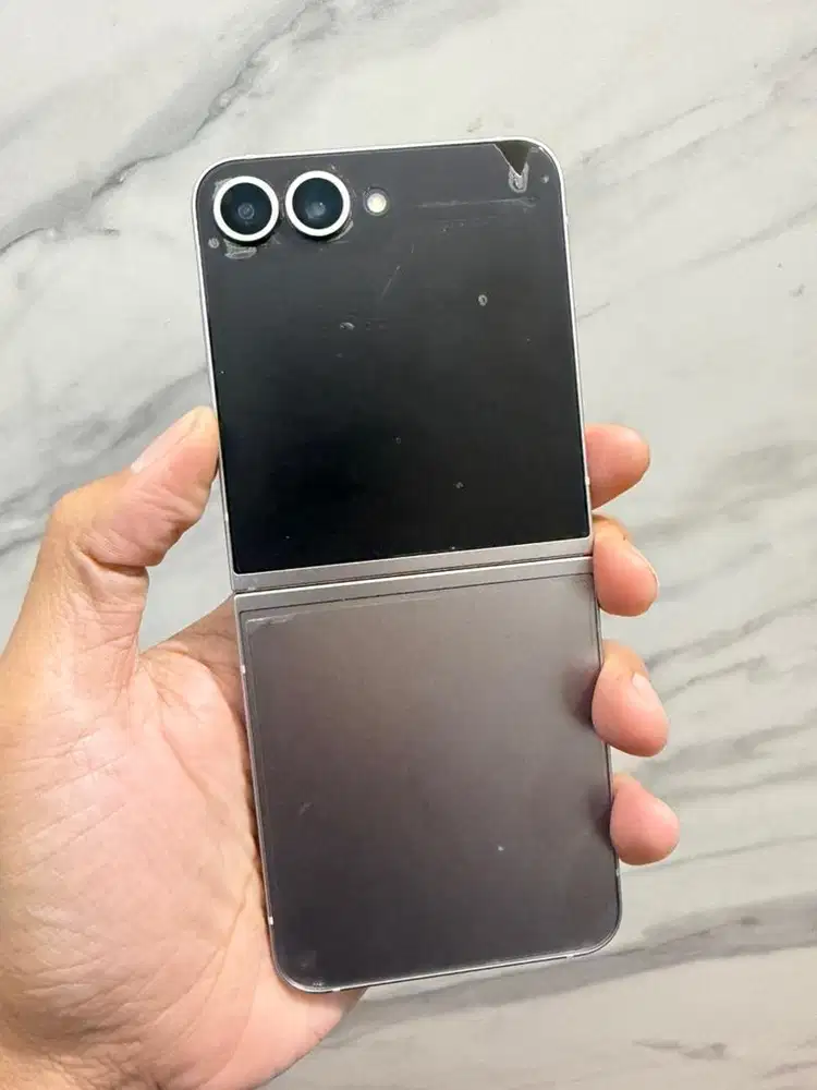 Samsung Z flip 6/256gb Sein