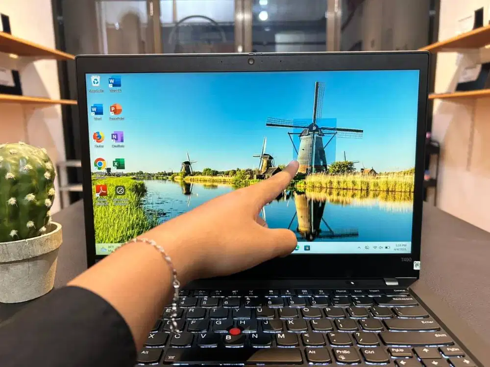 LENOVO THINKPAD T490//CORE I7-8665U//TOUCHSCREEN