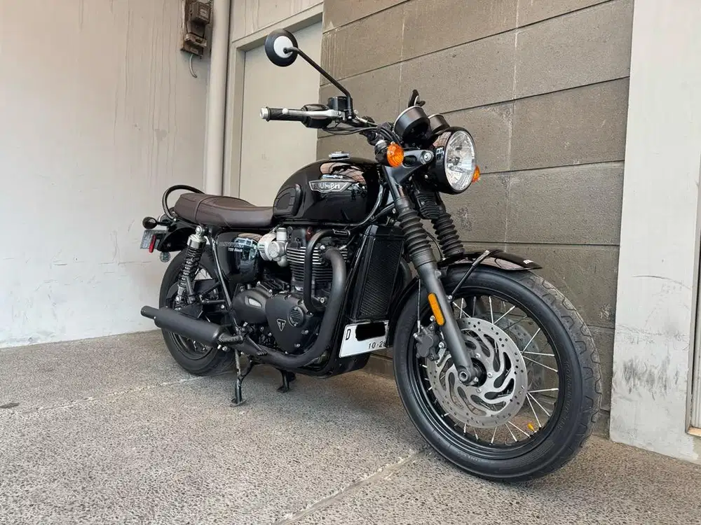 Triumph Bonneville T120 Black