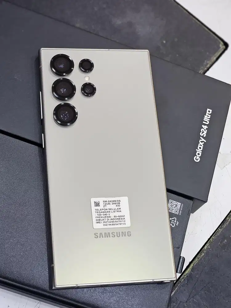 Samsung S24 Ultra 5G 12/256 gb like new