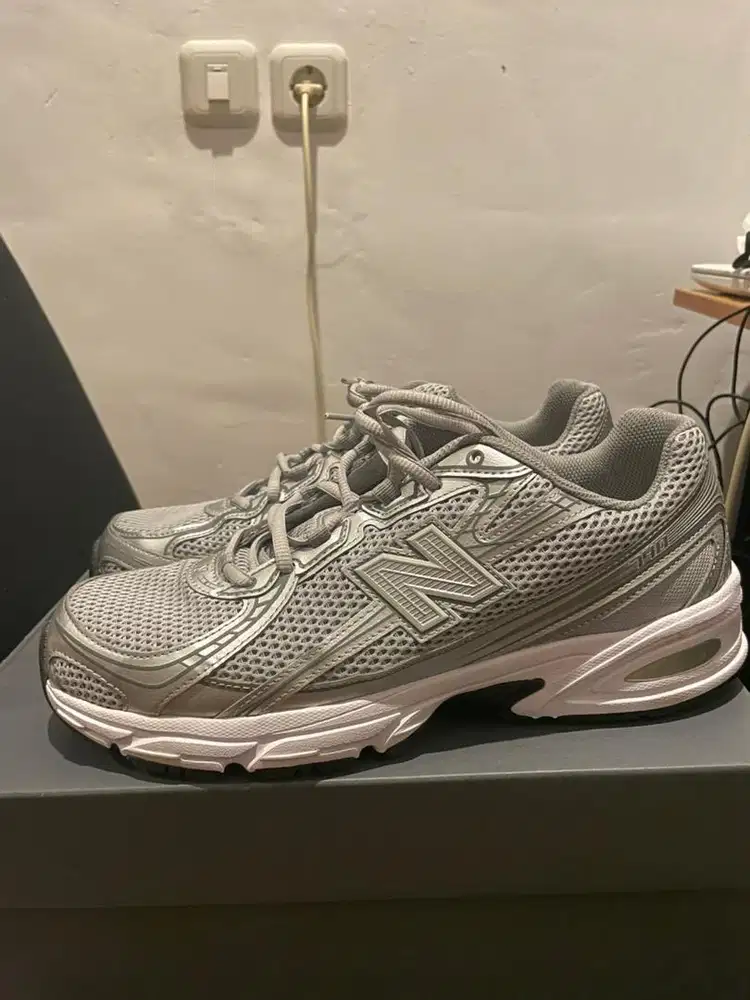 SEPATU NEW BALANCE ORIGINAL BARU 1X PAKAI