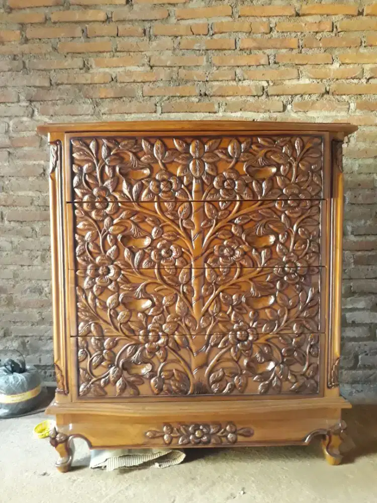 Nakas Ukiran Mewah Kalpataru