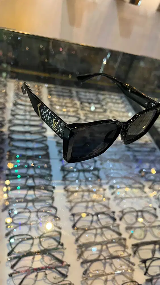 kacamata kotak retro kondisi baru