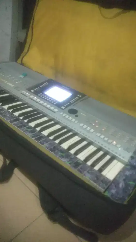 Di jual keyboard yamaha psr 710 kondisi normal jaya