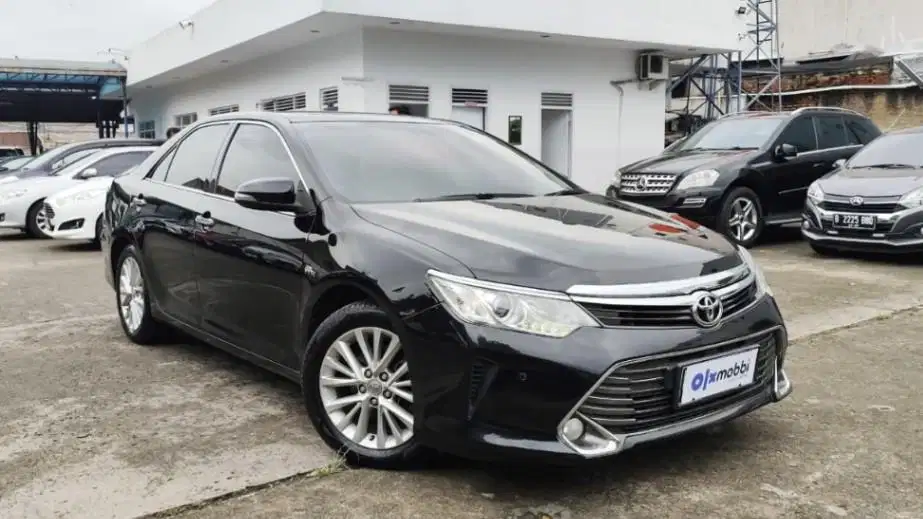 DP RENDAH - Toyota Camry 2.5 V Bensin-AT 2016 SRFS