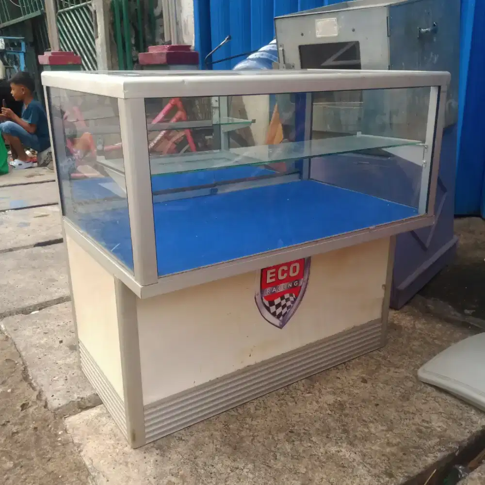 Dijual Etalase 2 tingkat
