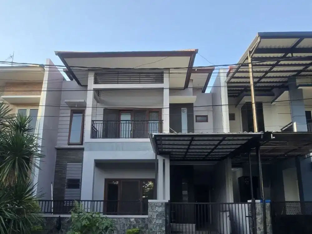 Disewakan Rumah Semi Furnish 2 Lantai 3KT di The Mansion Pakuwon Indah
