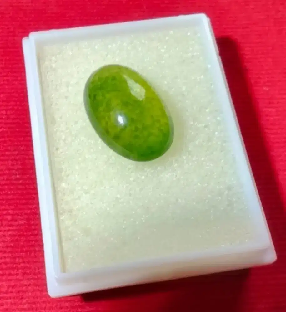 Natural Idocrase batu mulia sungai Dareh motif kumbang jati