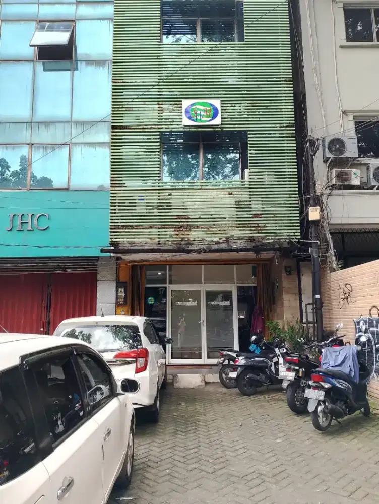 DIJUAL RUKO 3 LANTAI + ROOFTOP DI PINGGIR JALAN RAYA