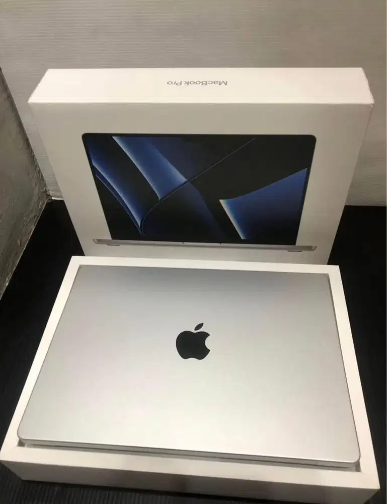 MacBook Pro 14 M2 Pro 16GB 512GB 2023 Fullset Mulus Like New