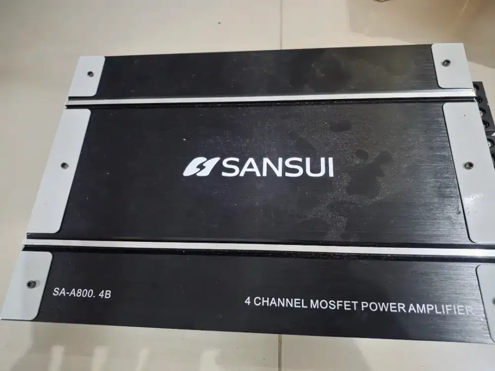 Power amplifier mobil merek Sansui SA-A800 kondisi mulus seperti baru