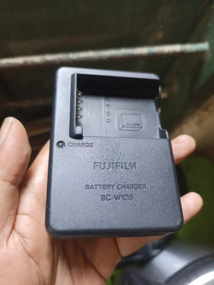 Charger Fujifilm W126 original