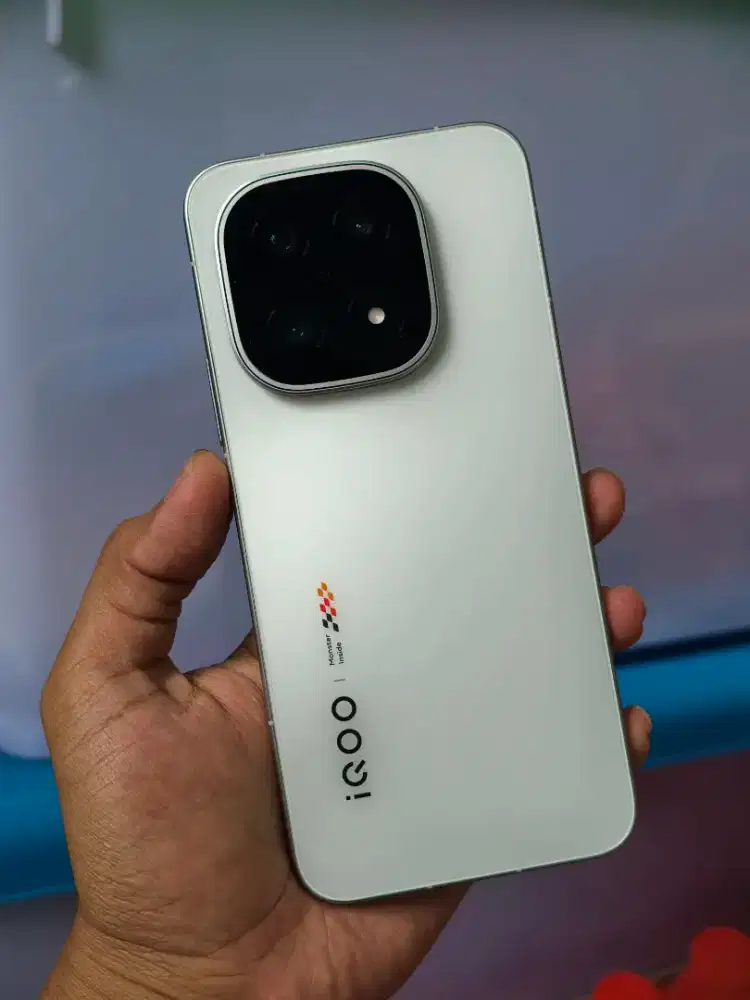iQOO 15 Legend White Putih Ram 16GB / 1000 GB (1TB) Fullset Ori Like