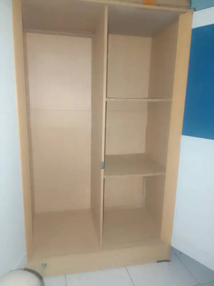 Lemari Baju Kayu