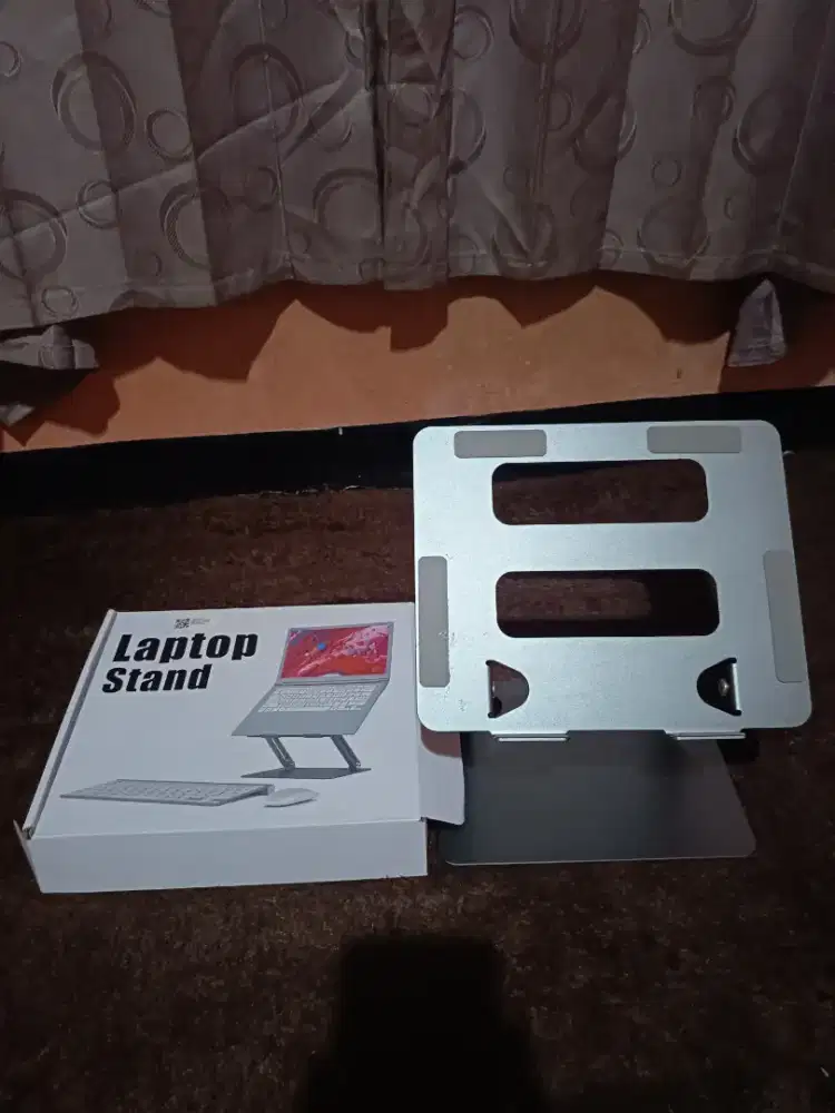 Stand Laptop Alumuniumi Anti Slip!!