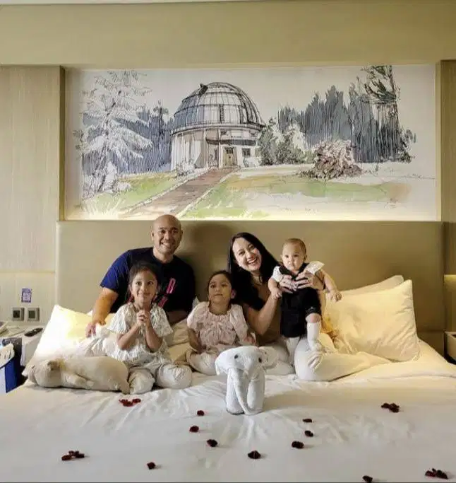 Dibutuhkan ART/PRT momong bayi dan beres2 nginap, lokasi Jaksel