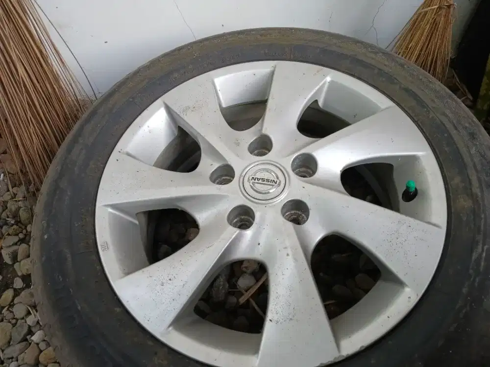 DIJUAL VELG ORIGINAL NISSAN SERENA C26