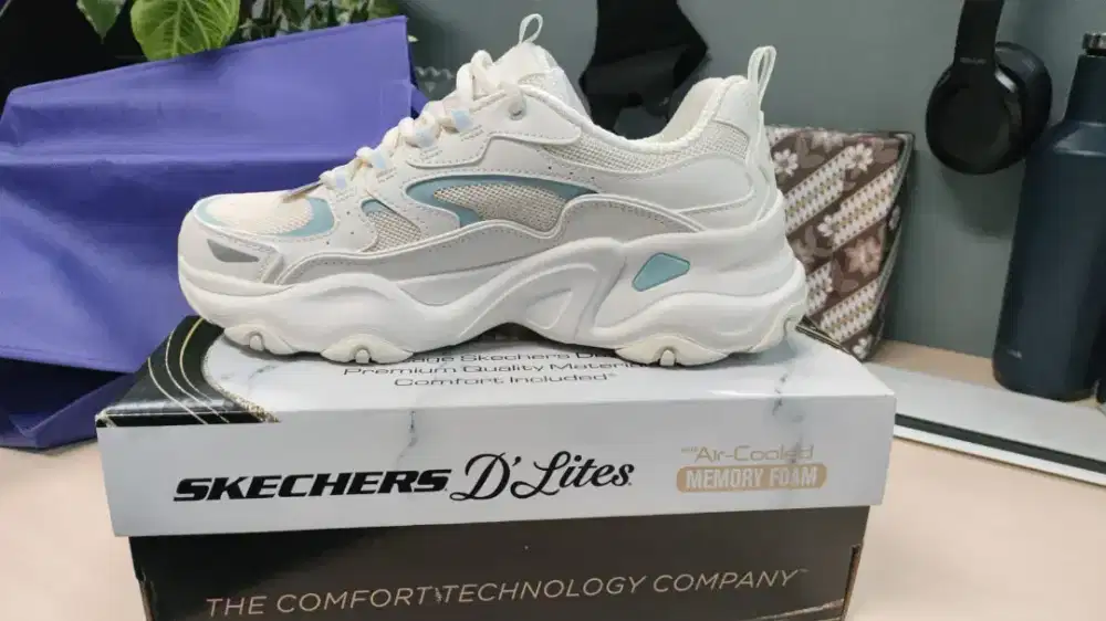 Sketcher d lites brand new masih putih mulus