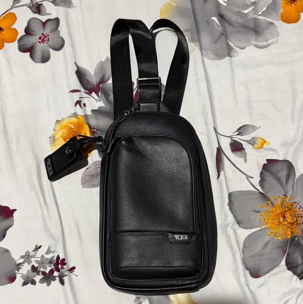 Preloved! TUMI Harisson Gregory Leather Black