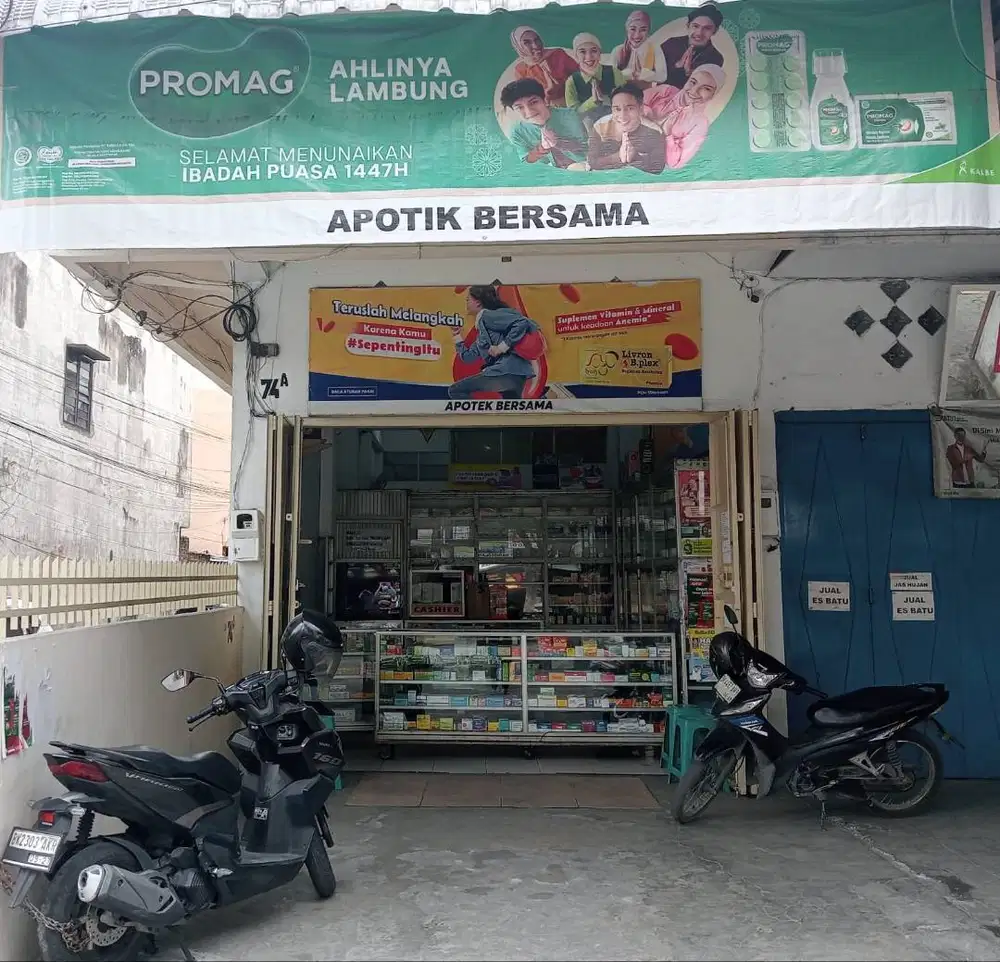 Karyawan Toko Apotik Bersama