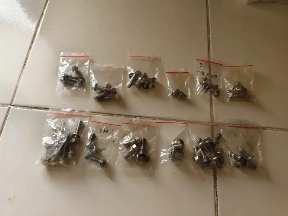 Baut stenlis 2 kunci satria fu