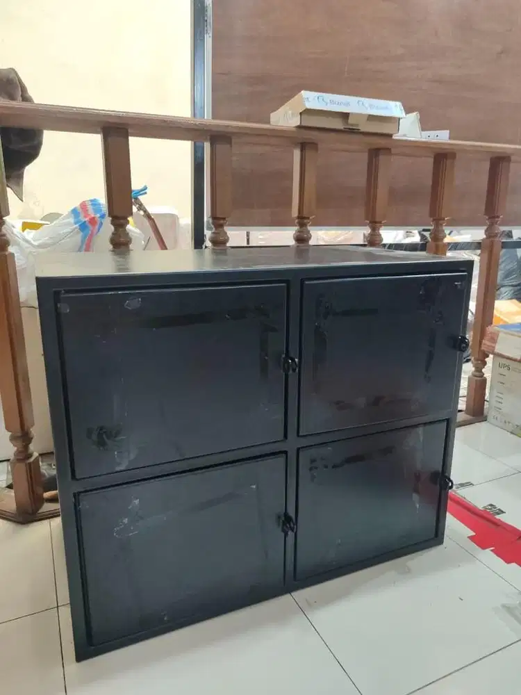 Lemari Besi 4 pintu (Second)