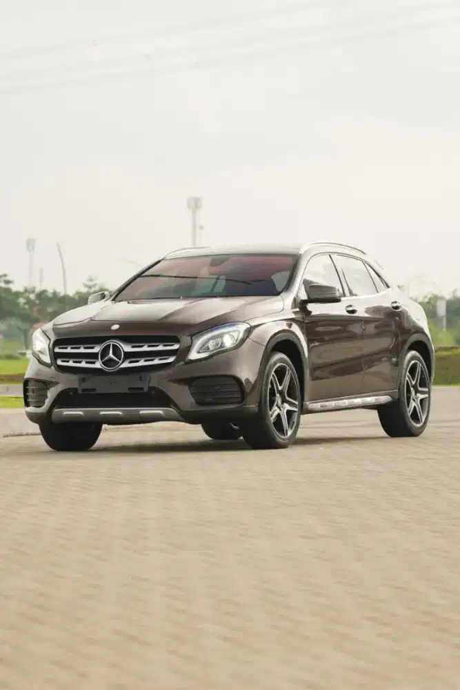 [PANORAMIC] MERCEDES BENZ GLA200 2017 / 2018 AMG