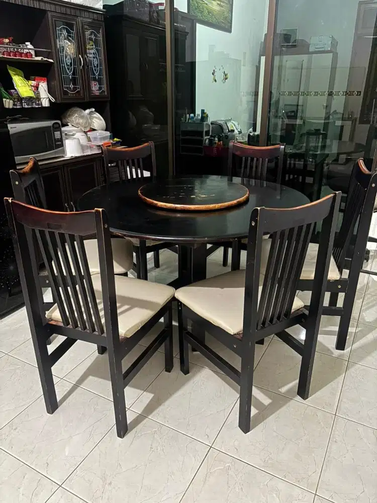 Meja makan 6 kursi bundar bulat